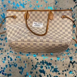 Louis Vuitton never full